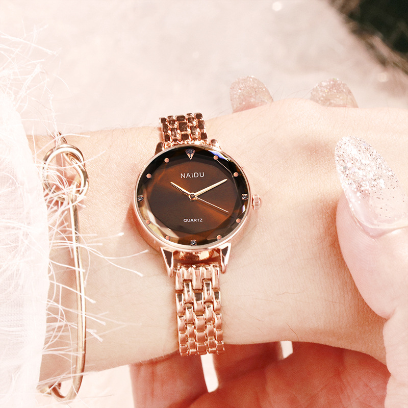 นาฬิกาข้อมือผู้หญิง แบรนด์ดัง  - Luxury Watch Top 10 บทวิจารณ์และราคา
