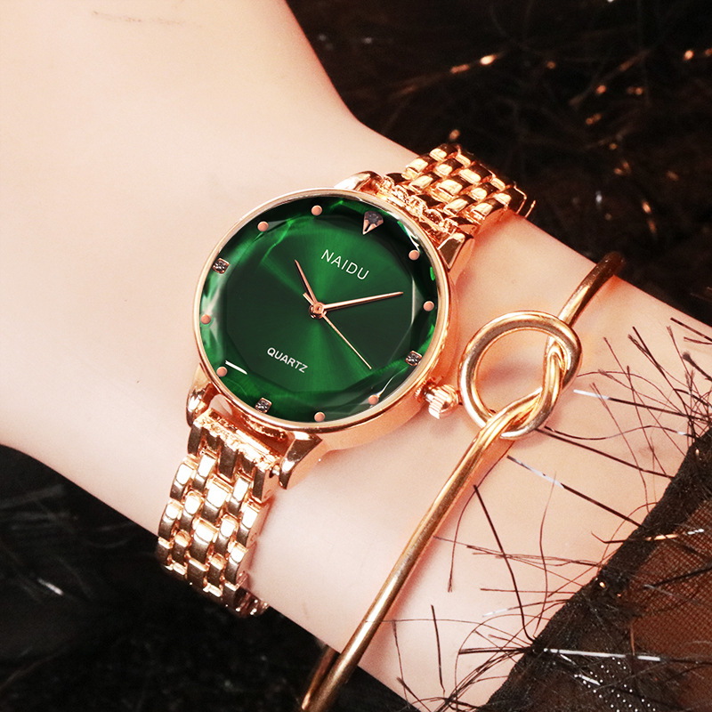 นาฬิกาข้อมือผู้หญิง แบรนด์ดัง  - Luxury Watch Top 10 บทวิจารณ์และราคา