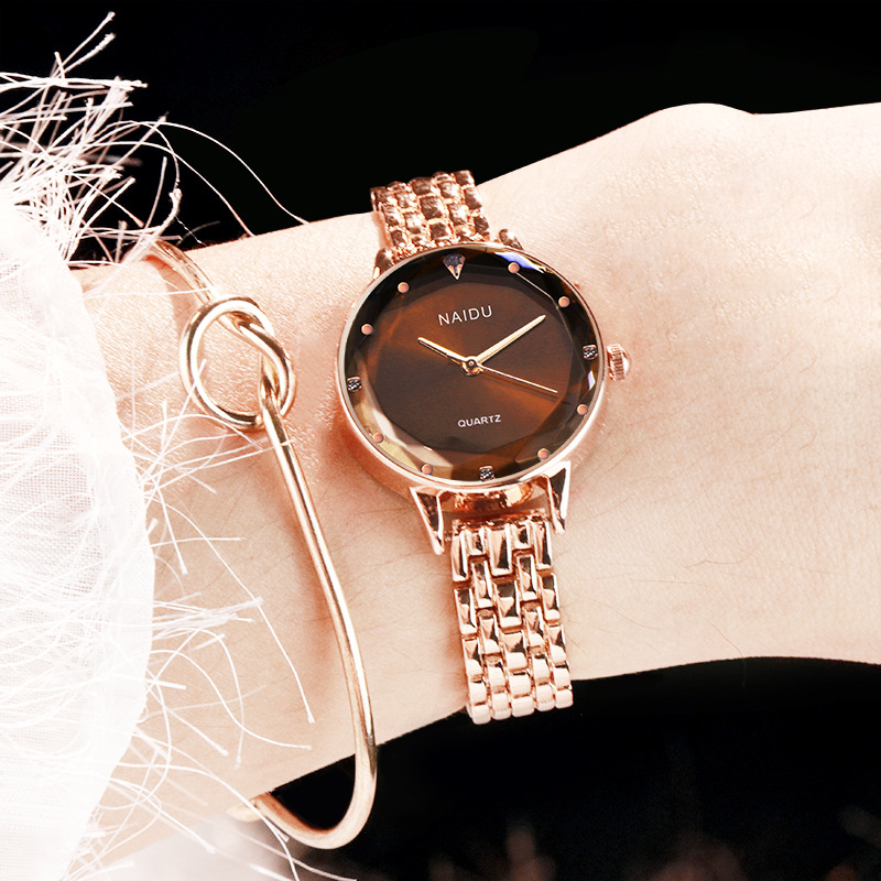 นาฬิกาข้อมือผู้หญิง แบรนด์ดัง  - Luxury Watch Top 10 บทวิจารณ์และราคา